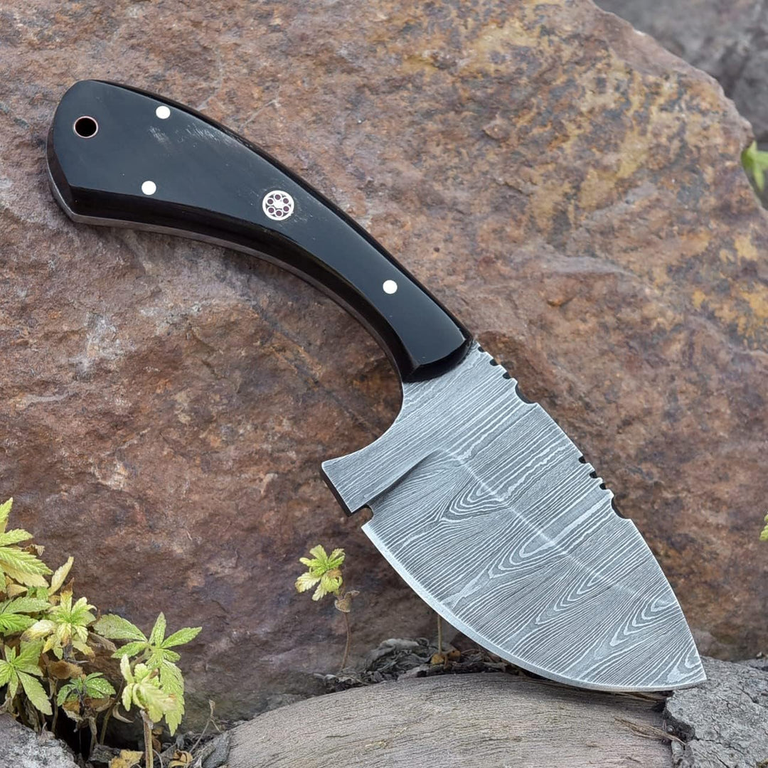 Skinning Damascus Hunting Knife 7" | Buffalo Horn Handle
